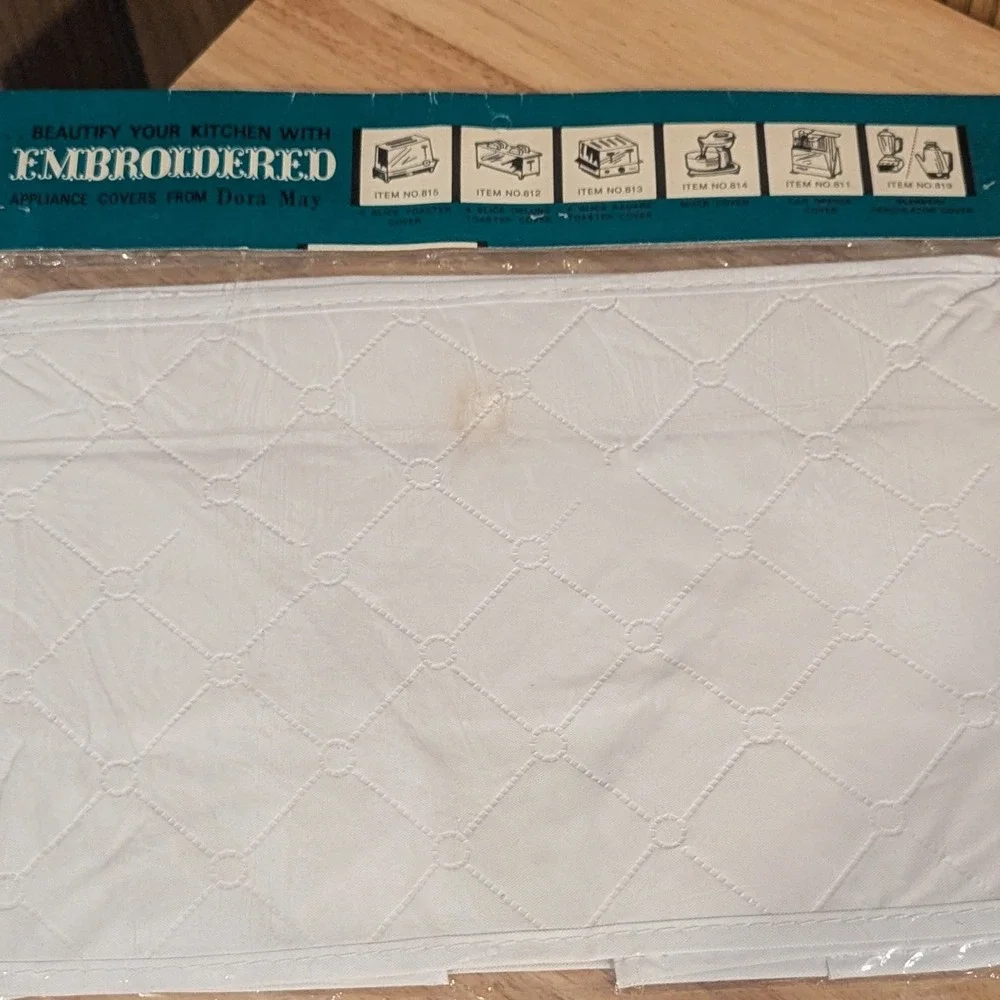 Vintage Dora May Embroidered Rooster 4 Slice Square Toaster Cover White Quilted
